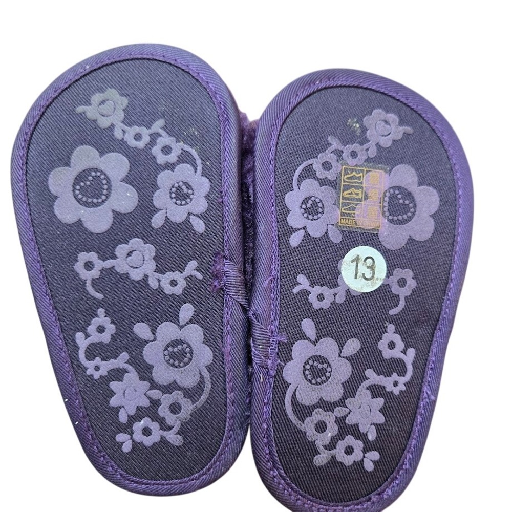 Lof of 2 Toddler Shoes Slip on Carters & Cute Fuzzy Slippers Sz 5‎ - Picture 6 of 8